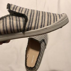Canvas striped mules with frayed trim